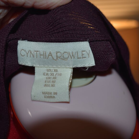 sweater - Picture 6 of 6